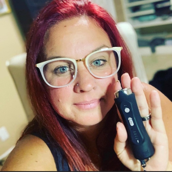 Meet your Posher, Niki - Picture 2 of 2